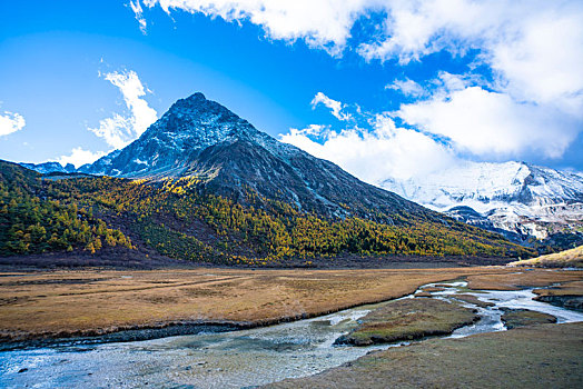 稻城亚丁秋色,秋季风光,高原雪山摄影,四川,甘孜州,秋天风景,自然风光摄影,仙乃日,央迈勇,夏诺多吉,三大神山,2020年