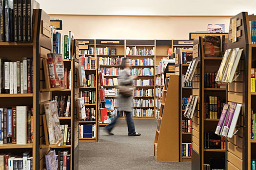 白人女性,浏览,书本,书店