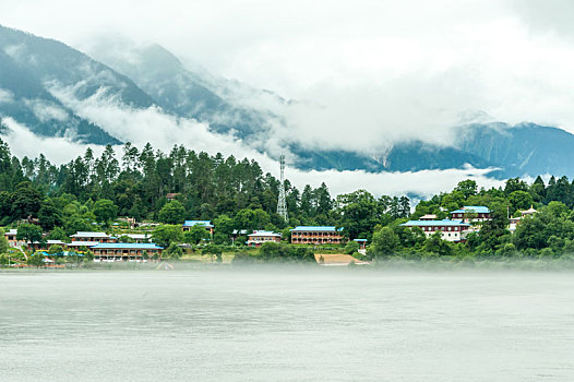 西藏林芝南迦巴瓦峰云海和河流