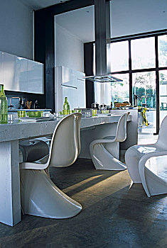白色,椅子,站立,擦亮,水泥地,餐桌,绿色,玻璃器皿
