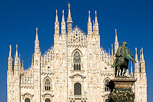 骑士纪念碑,正面,大教堂,中央教堂,米兰,伦巴底,意大利