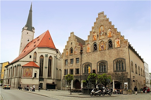 市政厅,圣母教堂
