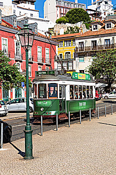 老,绿色,有轨电车,到达,阿尔法马区,地区,里斯本,葡萄牙