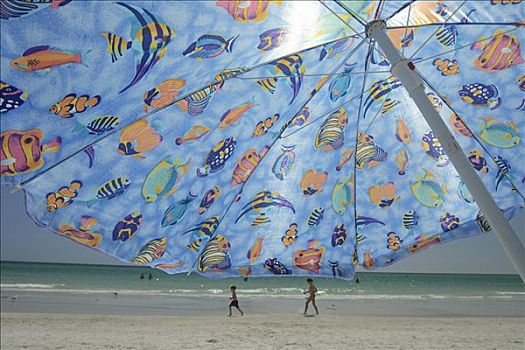 特写,海滩伞,孩子,背景