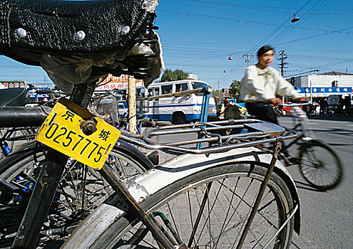 中国,北京,特写,老,自行车,男人,骑,背景,模糊