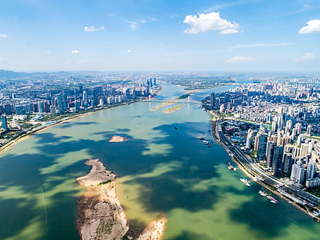 南昌城市景观鸟瞰图航拍