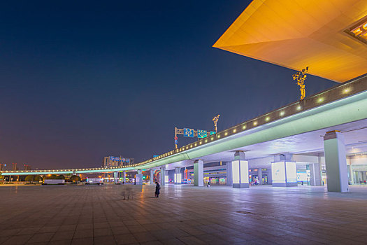 南京南站夜景