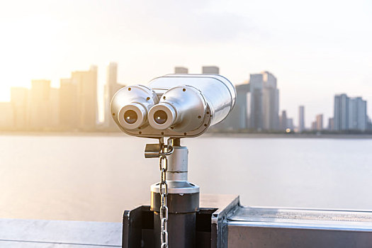 望远镜观测城市