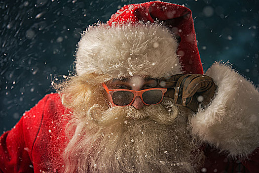 圣诞老人,戴着,墨镜,跳舞,户外,北极,下雪,庆贺,圣诞节,努力