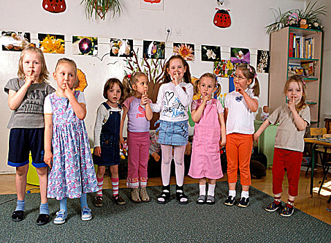 幼儿园,女孩,安静,标识,左边,右边