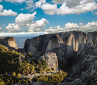 风景,卢萨诺斯修道院,上面,岩石构造,米特奥拉,希腊