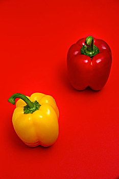 红色背景菜椒