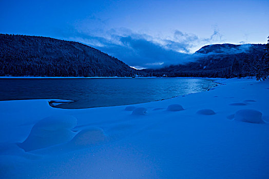 清晨,瓦尔幸湖,湖,冬天,巴伐利亚阿尔卑斯山,巴伐利亚,德国