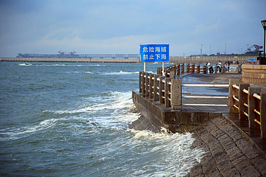 山东省日照市,受台风,梅花,外围影响,海边云层变化多端