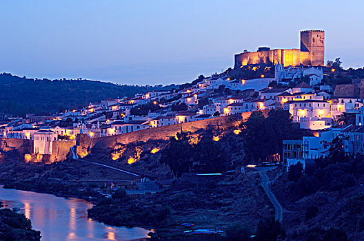 城堡,瓜地亚纳河,黄昏,葡萄牙,欧洲