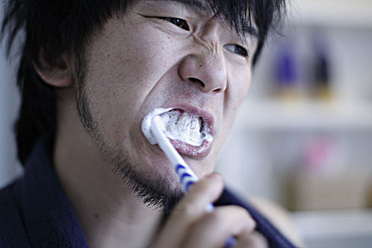 男人,刷牙