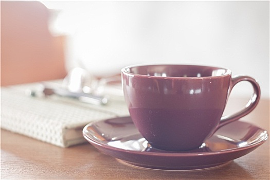 紫色,咖啡杯,木桌子