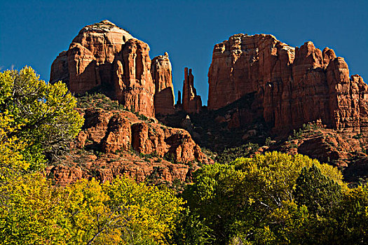 教堂岩,秋色,红岩,新月,娱乐休闲区,国家森林,塞多纳,亚利桑那,美国
