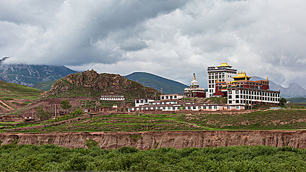 藏北藏式建筑,寺庙