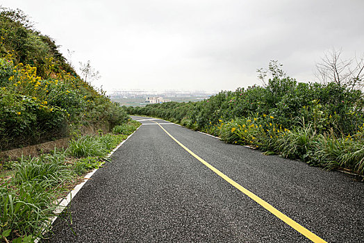 高山上的盘山公路