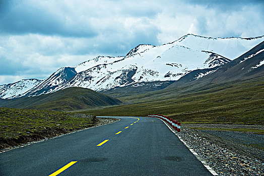 雪山草原公路