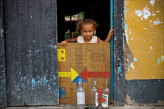 小女孩,门阶,苏克雷,委内瑞拉,2007年