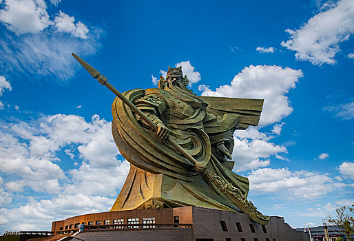 湖北荆州市关公义园1200吨关公青铜雕像