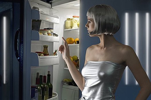 女人,看,打开,冰箱