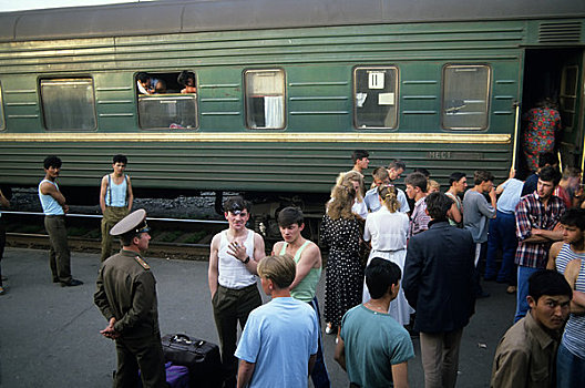 俄罗斯,西伯利亚,伊尔库茨克,火车站,场景