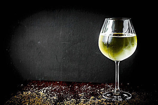 玻璃,白葡萄酒,黑色背景