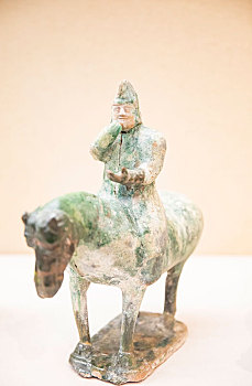 北魏,釉陶,骑马,冠帽