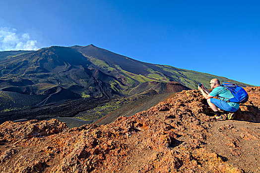 游客,摄影,火山地貌,火山,埃特纳火山,省,意大利,欧洲