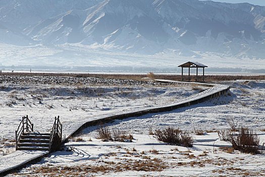 新疆巴里坤甘露川,大河唐城雪景