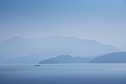 水墨山水湖光山色