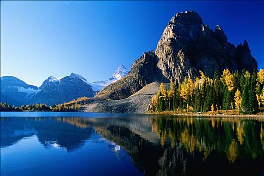 阳光乍现,湖,山,省立公园,不列颠哥伦比亚省,加拿大