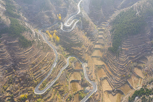 航拍济南金钢纂村的盘山公路