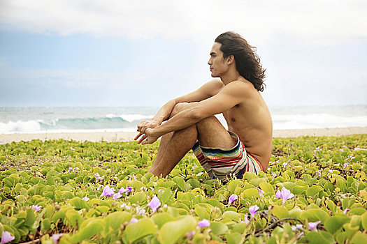 夏威夷,瓦胡岛,男青年,坐,海滩,沉思