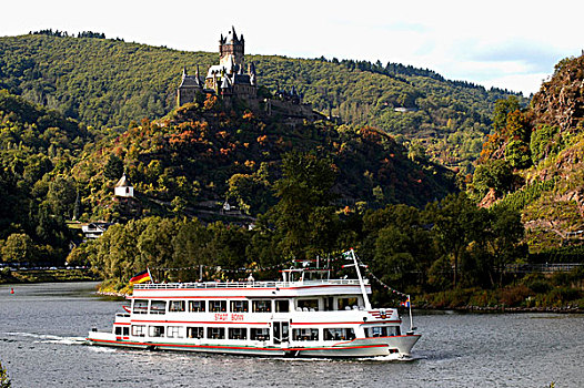 渡船,摩泽尔,河,正面,科赫姆,城堡,莱茵兰普法尔茨州,德国,欧洲