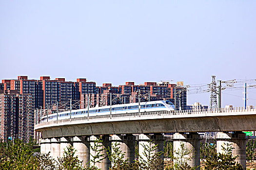 郑徐高铁明年7月正式通车 郑州至上海只需4小时