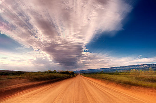 hole,in,the,rock,road