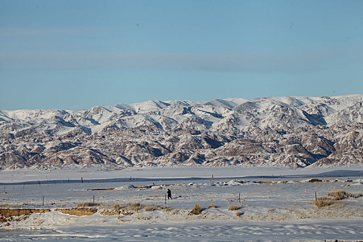 新疆巴里坤,雪后草原美景如画