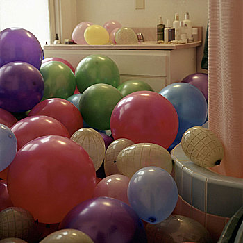 浴室,气球,恶作剧,搞笑,幽默,智慧,惊讶,婚礼,沐浴,充气,多彩,室内,特写,浴缸,装饰,传统,招待