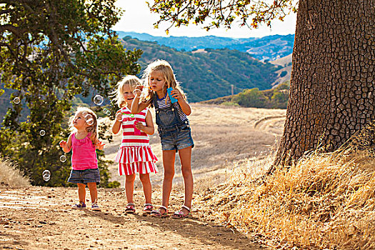 女孩,吹泡泡,山,州立公园,加利福尼亚,美国