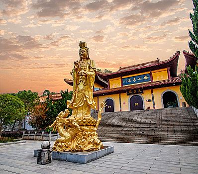 湖南岳阳市圣安寺观音殿观音金身佛像