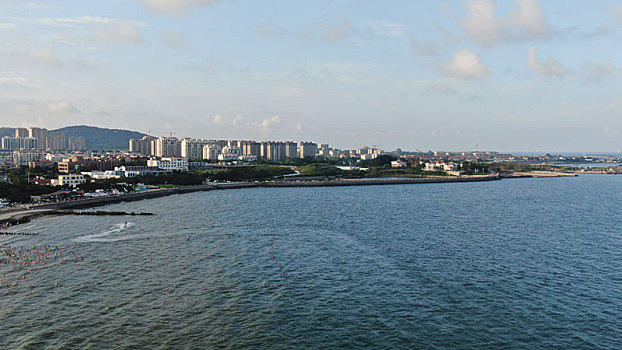 山东省日照市,海滨旅游高潮不断,海水浴场只见人海不见大海