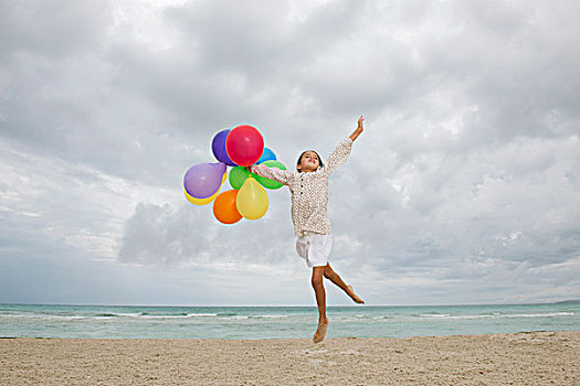 女孩,跳跃,海滩,束,彩色,气球