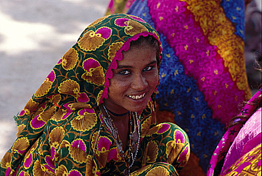 女人,坐,彩色,传统服装,乡村,区域,巴基斯坦,九月,2005年