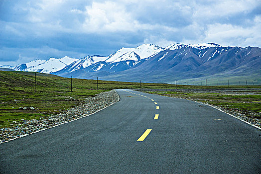 雪山草原公路