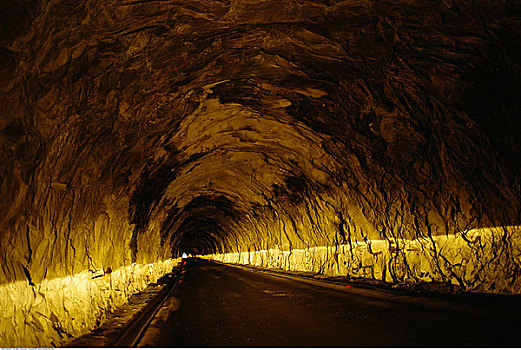 隧道,米尔福德峡湾,南岛,新西兰
