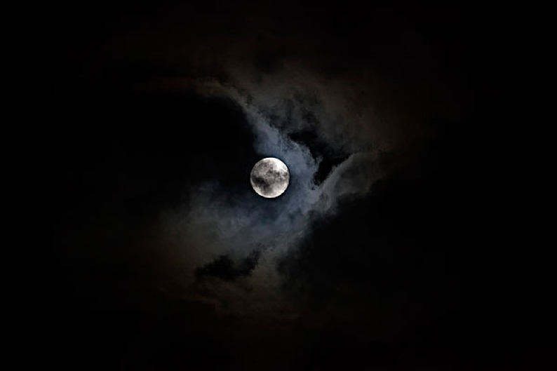 月亮图片_月亮图片素材_月亮图片大全_月亮高清图片_全景视觉